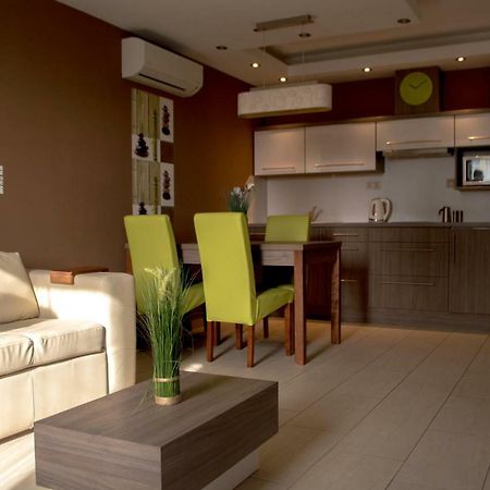 Platina Apartman Apartment ชาร์วาร์ ภายนอก รูปภาพ