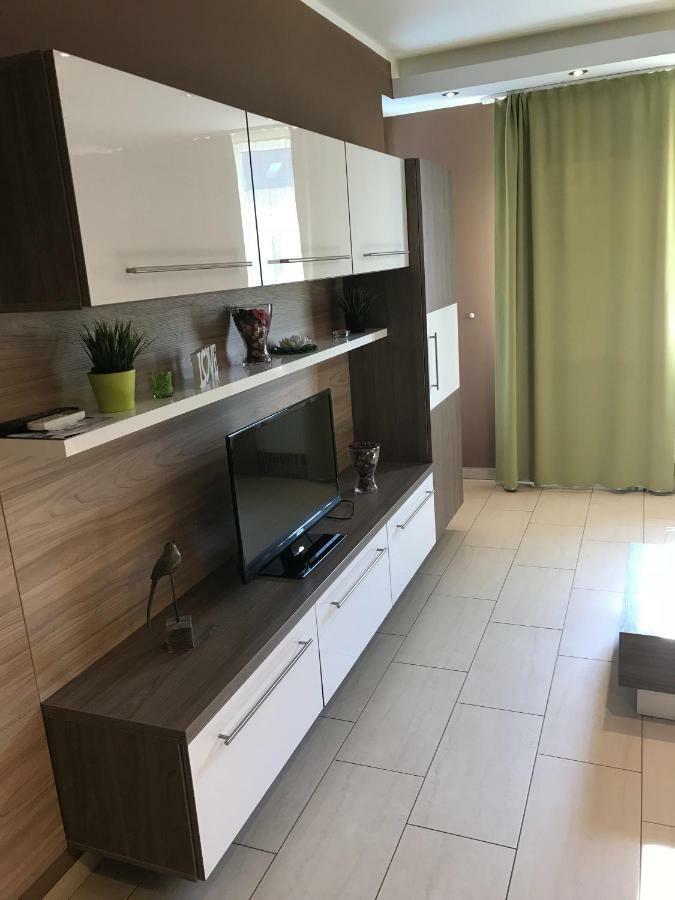 Platina Apartman Apartment ชาร์วาร์ ภายนอก รูปภาพ